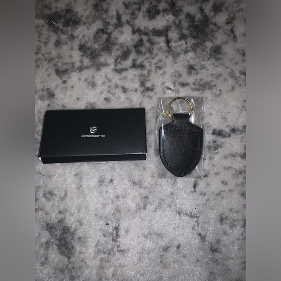 Porsche Crest Key Ring - Black - Picture 2 of 4